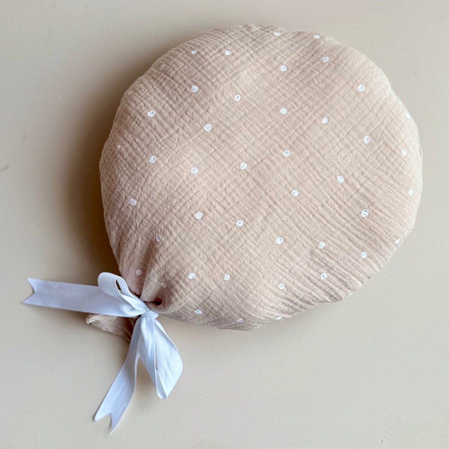 Ballon wandhanger taupe