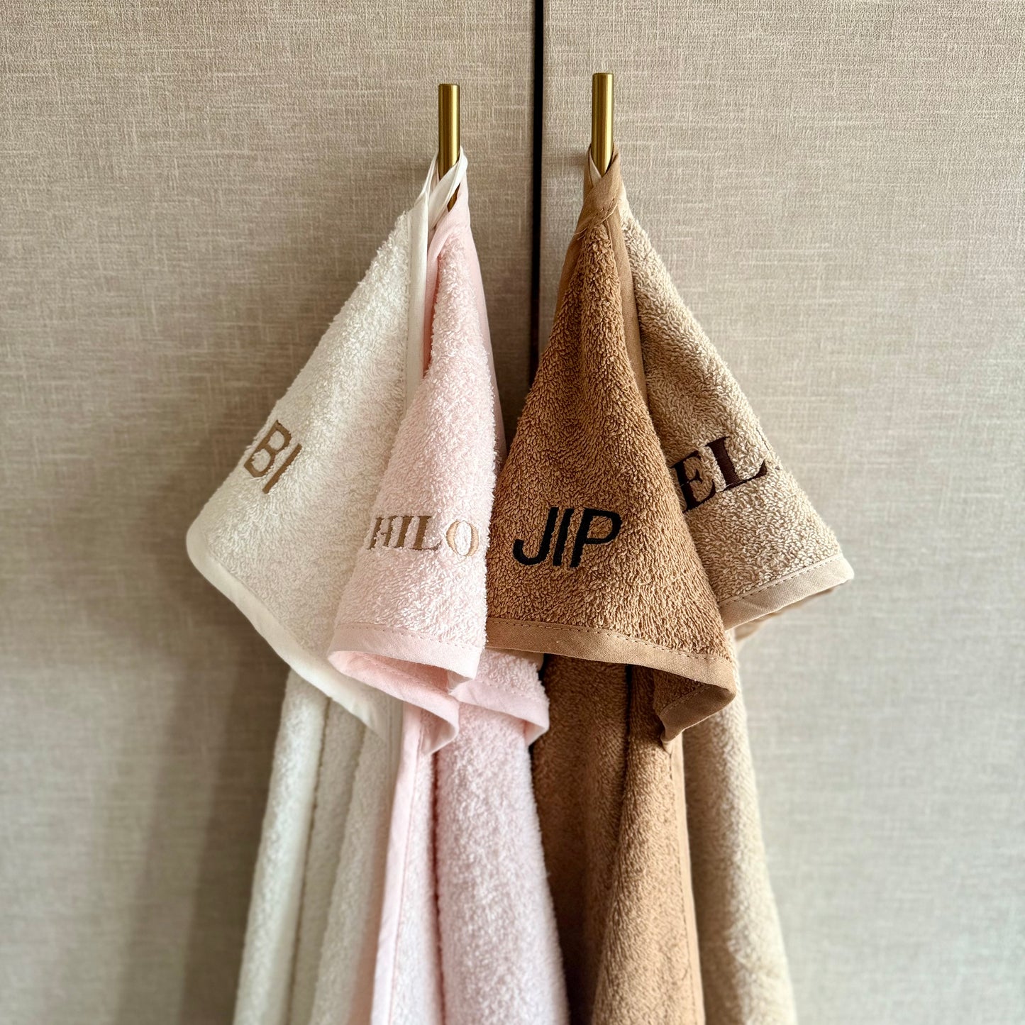 Badcape met naam - zand