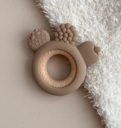 Snufie bijtring fruit - taupe